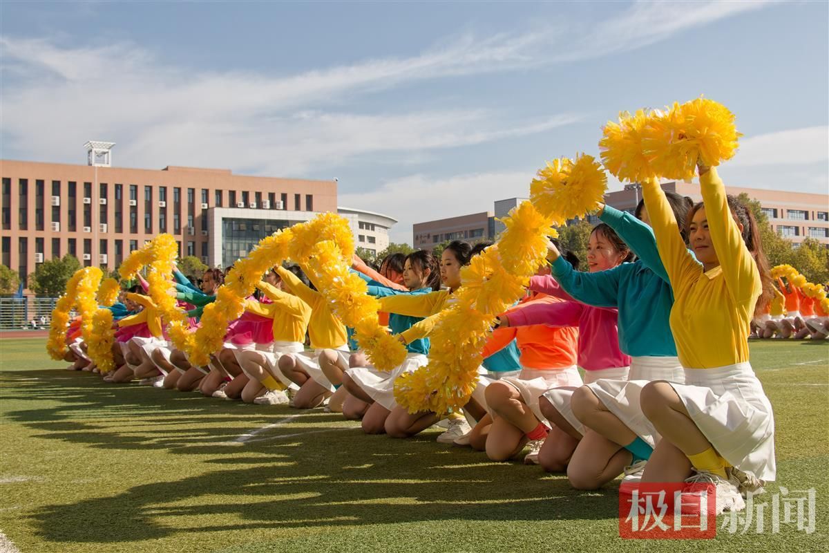 啦啦操方阵。通讯员 孙正恒 摄.jpg 啦啦操方阵。通讯员 孙正恒 摄.jpg